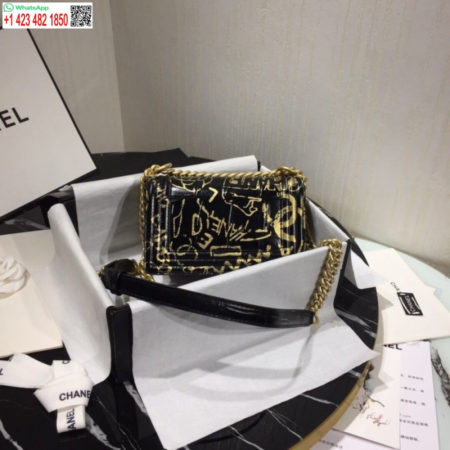 Replika Chanel Kisfiú Chanel Uk 1:1 Tükör Kézitáska A67085 Arany