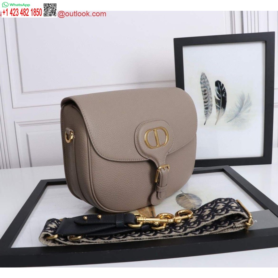 Réplique Dior M9320 Grand Sac Dior Bobby Cuir De Veau Box Taupe Chaud Avec Sangle Brodée Oblique Bleue