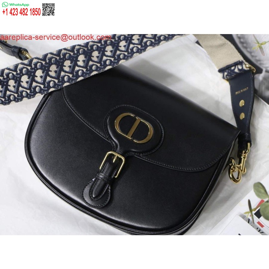 Réplique Dior M9320 Grand Sac Dior Bobby En Cuir De Veau Noir Avec Sangle Brodée Oblique Bleue