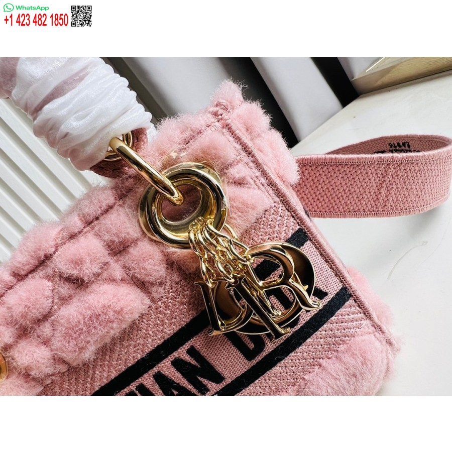 Сумка-тоут Dior Princess Anna 2024 розового цвета с вышивкой оленя