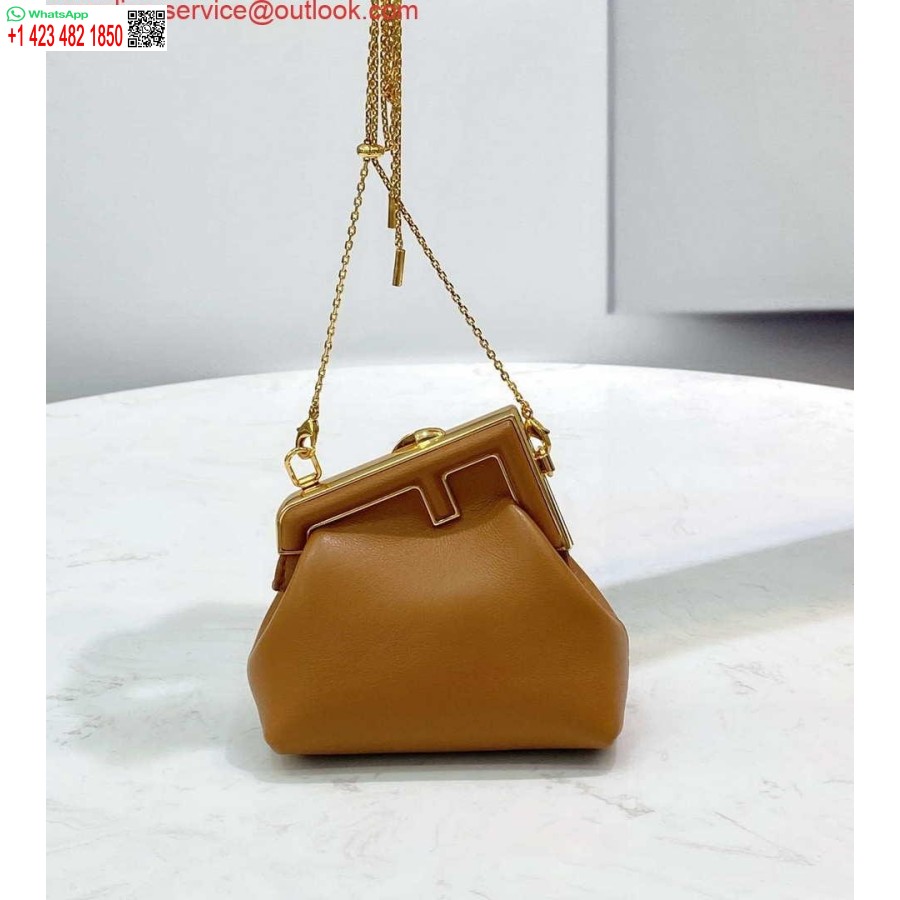 Replica Fendi 7as051 Nano Fendi Pirmasis žavesys Iš Rudos Napos Odos