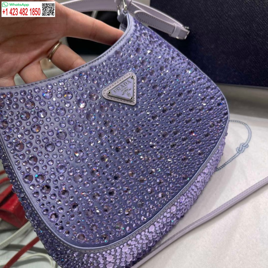 реплика Prada 1bc169 сатенена чанта Prada Cleo с лилави апликации