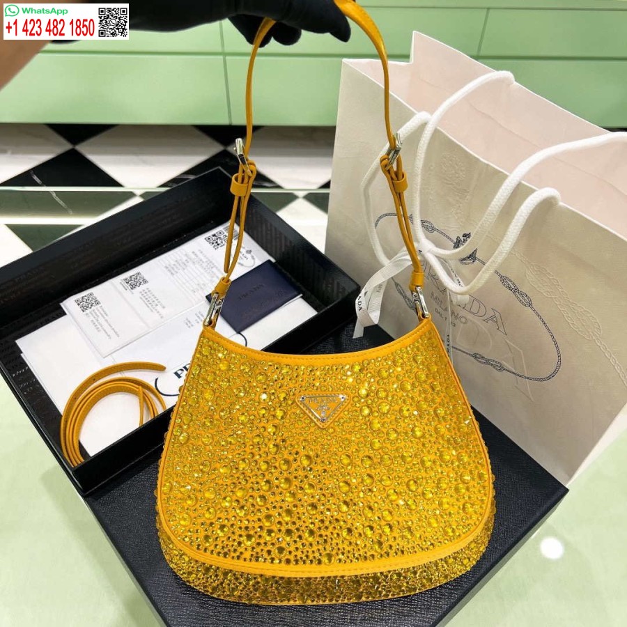 реплика Prada 1bc169 сатенена чанта Prada Cleo с апликации златисто жълто