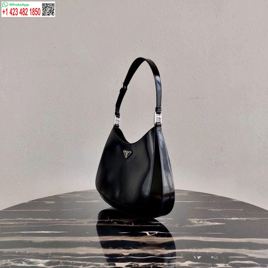 реплика Prada 1bc156 черна чанта за рамо от четкана кожа Prada Cleo