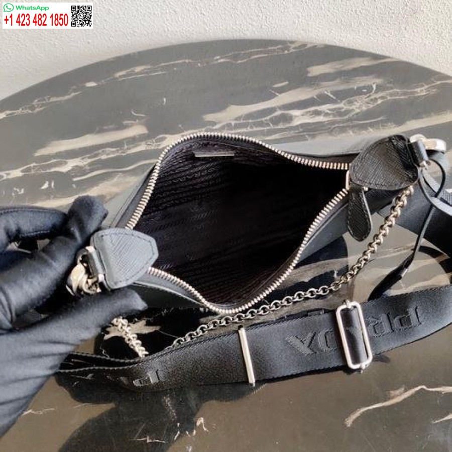 Replika Prada 1bh204 Prada Re-edition 2005 Saffiano Odinis Juodo Sidabro Krepšys