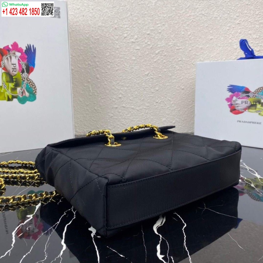 реплика Prada найлонова винтидж верижка бездомна чанта 1bd620 черна