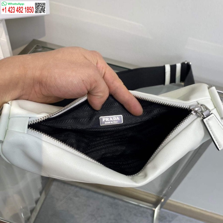 реплика Prada кожена чанта Prada триъгълник през рамо 1bh190 бяла