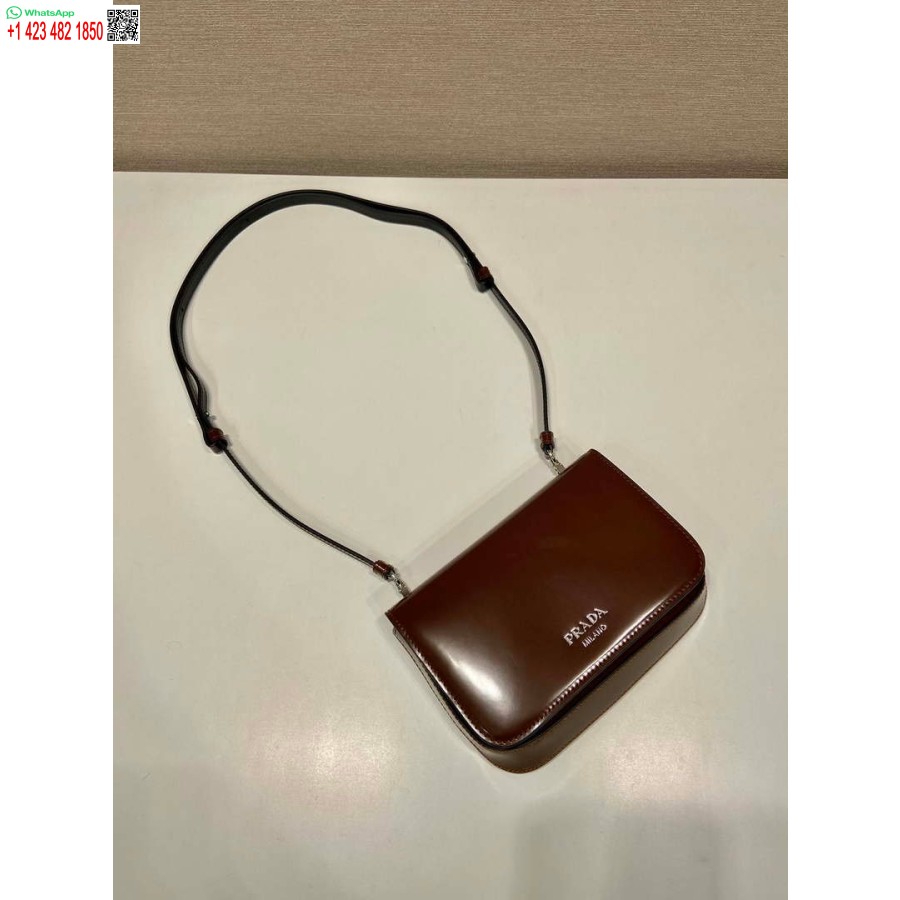 Replika Prada 2vd061 čierna Minitaška Z Brúsenej Kože S Popruhom Cez Rameno Hnedá