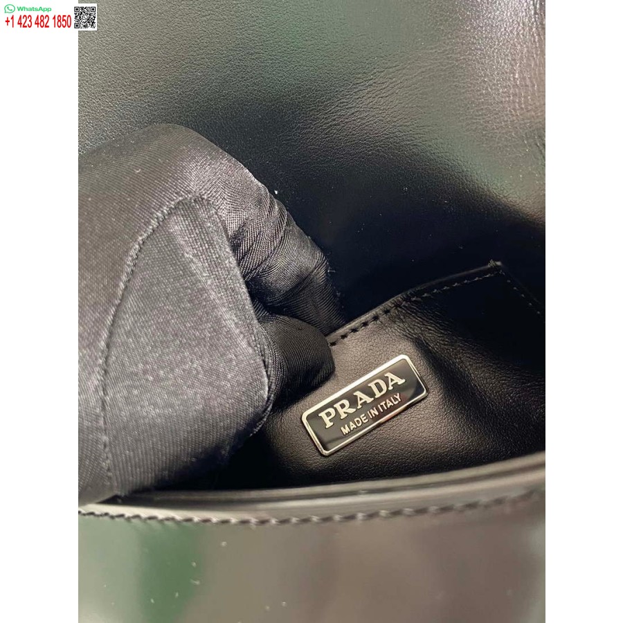 レプリカプラダ 2vd061 ブラックブラッシュレザーミニバッグショルダーストラップ付きブラック