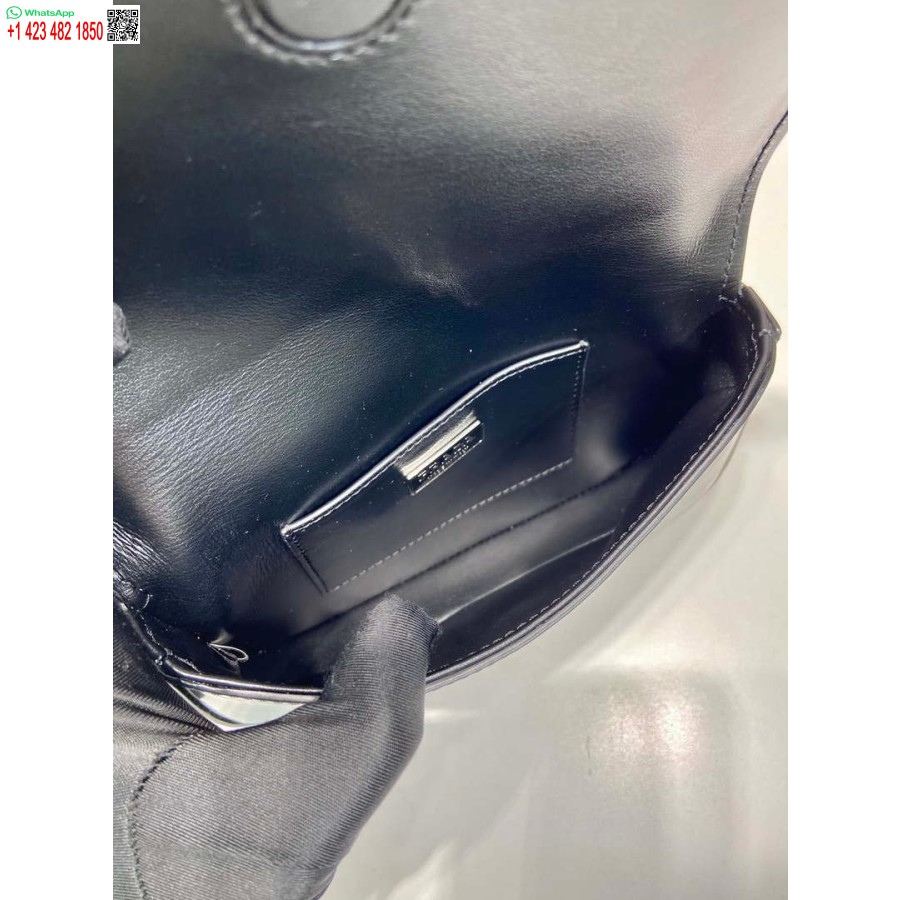 レプリカプラダ 2vd061 ブラックブラッシュレザーミニバッグショルダーストラップ付きブラック