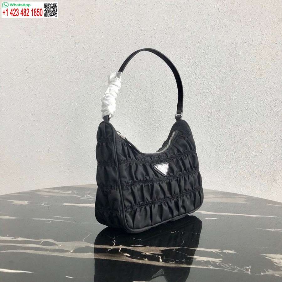 реплика Prada 1ne204 мини чанта Prada от найлон и сафианова кожа в черно