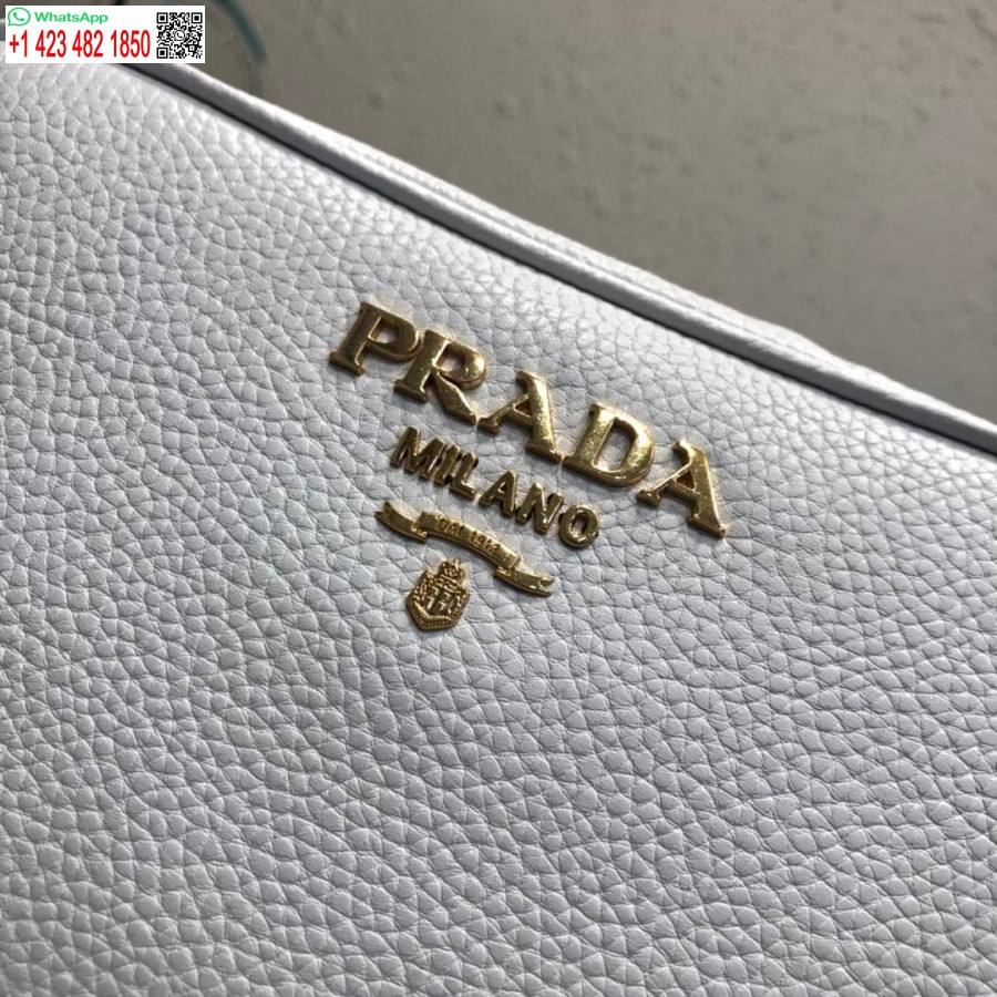 реплика Prada 1bh082 кожена чанта с презрамка от бяло злато