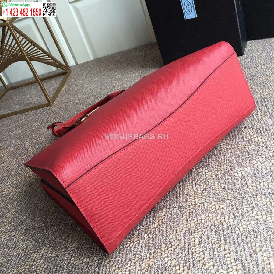 Реплика большой красной сумки из сафьяновой кожи Prada 1ba153