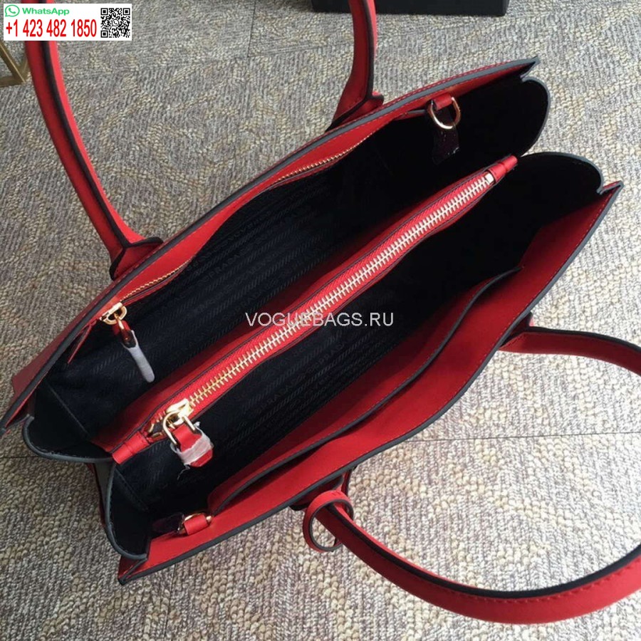 Реплика большой красной сумки из сафьяновой кожи Prada 1ba153