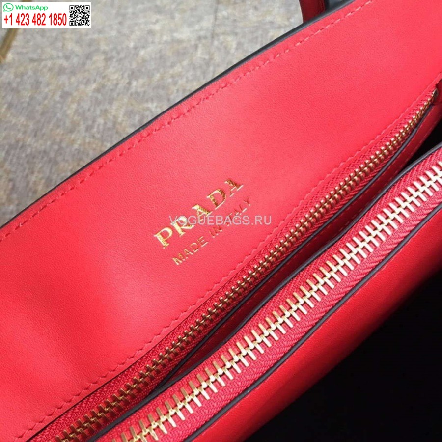 Реплика большой красной сумки из сафьяновой кожи Prada 1ba153